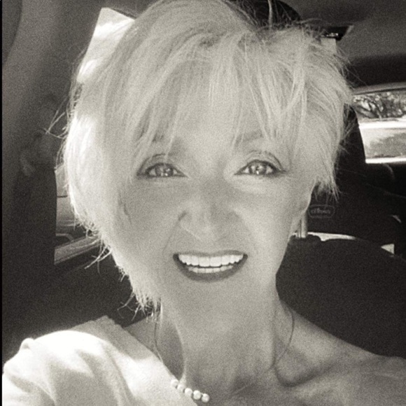 Meet your Posher, Cathy - Picture 4 of 11